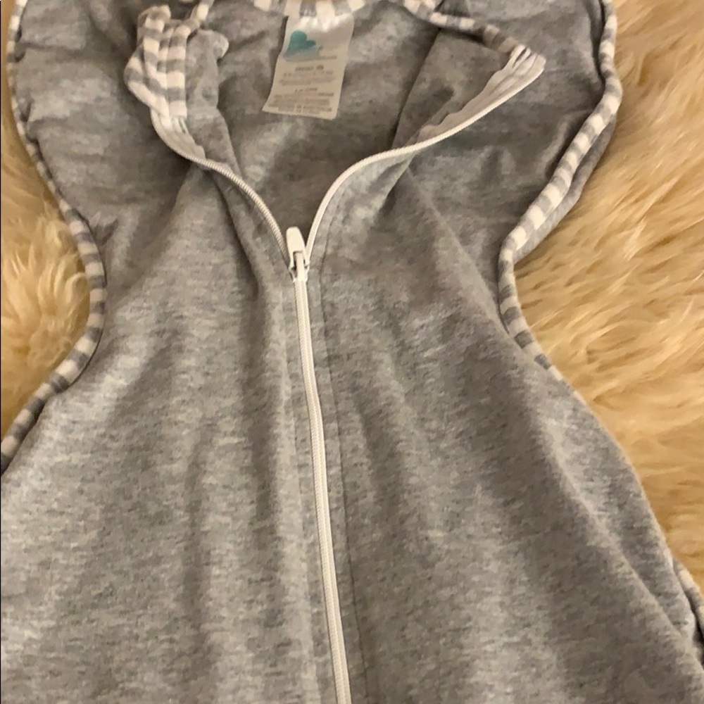 Swaddle - Picture 3 of 4